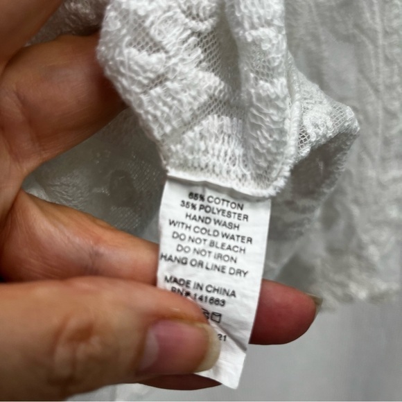 We Are Not Alone Women’s Ivory Lace Bell Sleeve Top size Medium - Picture 2 of 9